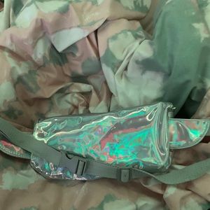 A cute fany pack metallic
